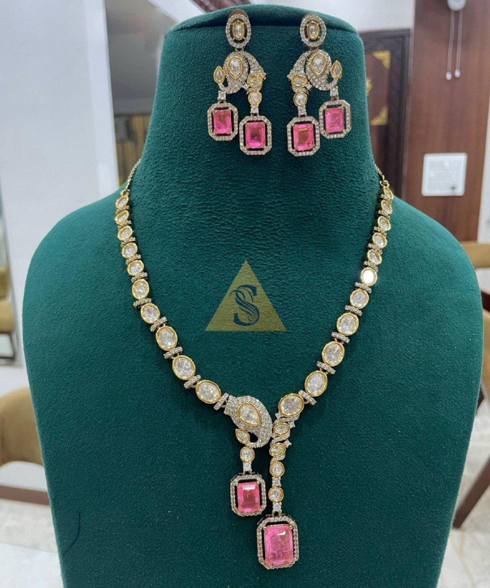 Sleek Necklace Set - Image 5