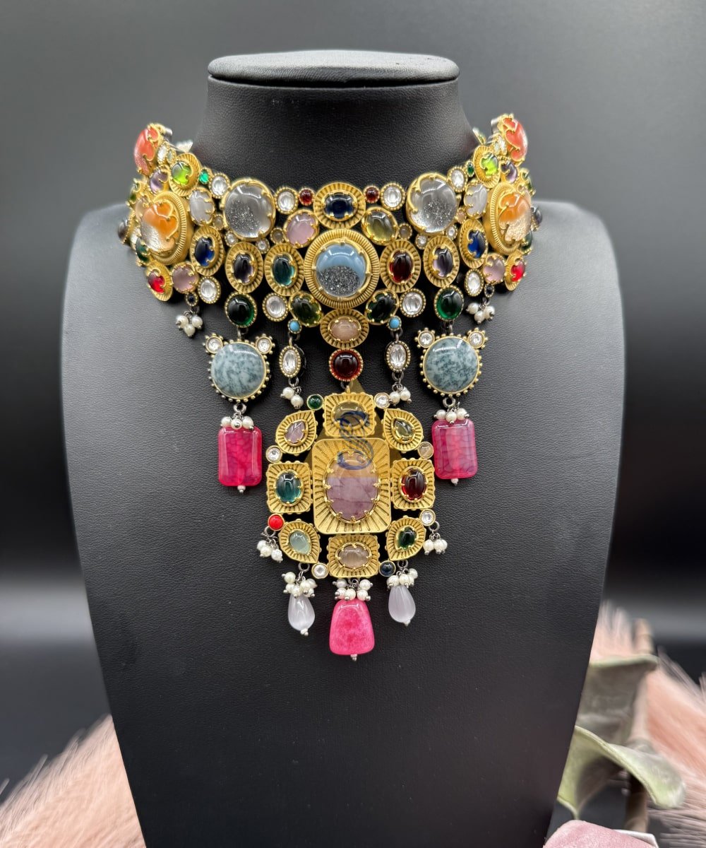 Sabyasachi Choker with Earings - Image 2