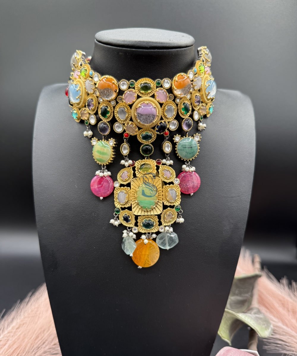 Sabyasachi Choker with Earings - Image 8