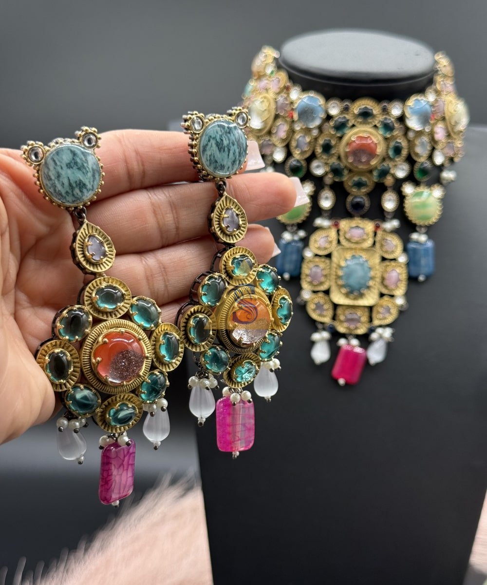 Sabyasachi Choker with Earings - Image 4